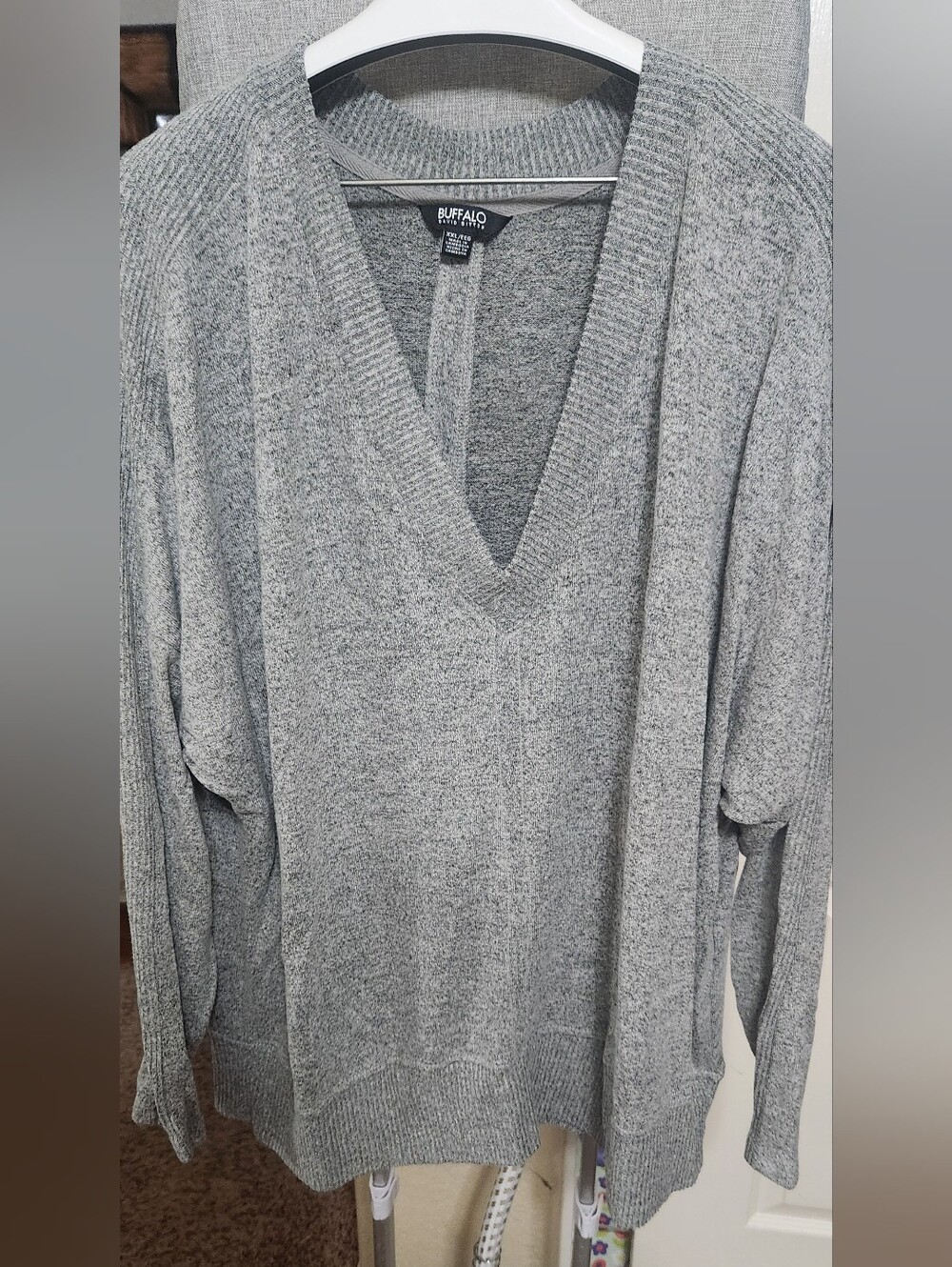 Buffalo David Britton Gray V Neck Lightweight Sweater XXL EUC